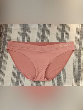 NWT Victoria's Secret Incredible Seamless Bikini Panty in Dusty Rose